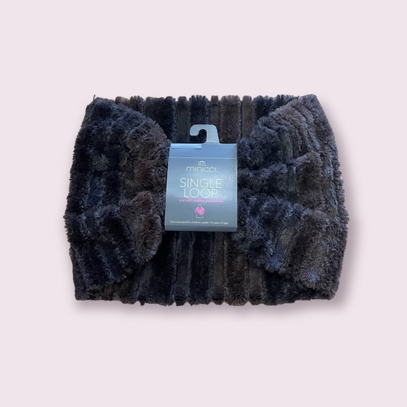 NWT Single Loop faux fur Infinity Scarf - OS - Picture 2 of 3